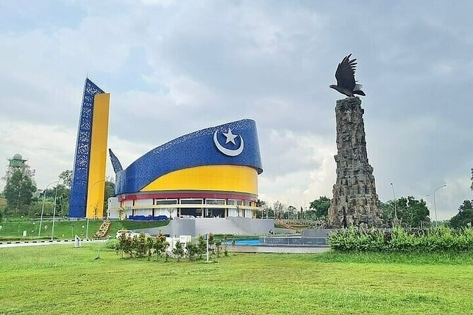 SMALL GROUP: Batam day tour with Ferry, 1-hour Massage, and Lunch from Singapore - Key points to know before you cross the water