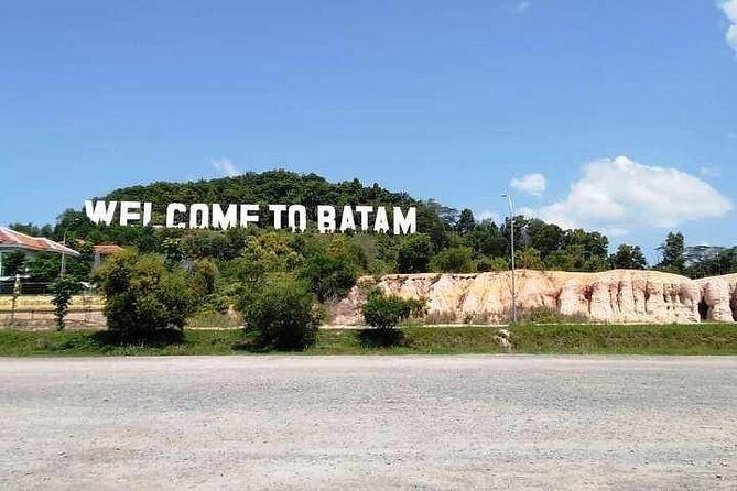 SMALL GROUP: Batam day tour with Ferry, 1-hour Massage, and Lunch from Singapore - The lunch you’ll actually remember: 4-course seafood plus a massage reset