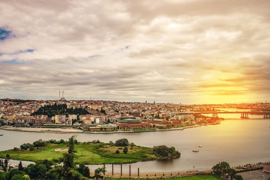 Soap Opera tour: Golden Horn via Public Ferry – Half Day - St. George’s Cathedral: Neo-Classical Lines and Drama Inside