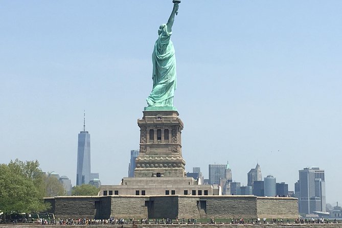 Statue of Liberty & Pre-Ferry Express Tour - The harbor ride back: the best skyline angles are on the water