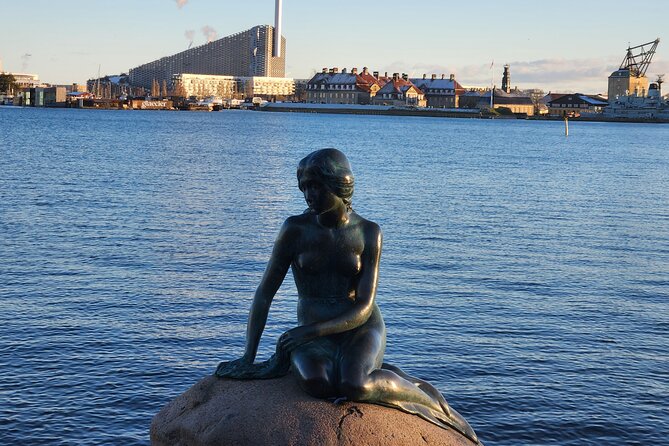 Walk & Canal Tour: Copenhagen Highlights + Changing of the Guards - Key highlights to look for