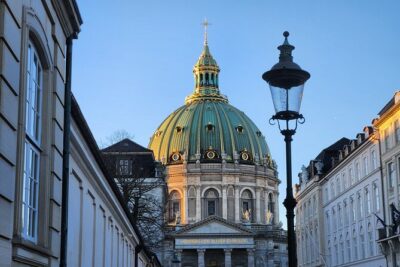 Walk & Canal Tour: Copenhagen Highlights + Changing of the Guards - Ny Carlsberg Glyptotek: the glass dome and winter garden moment